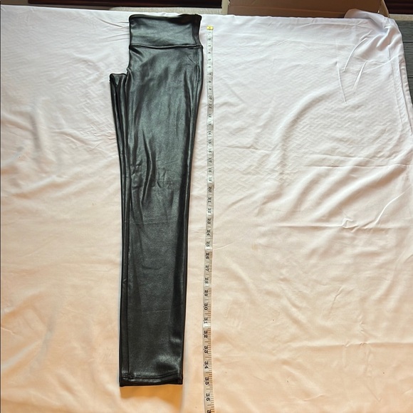 SPANX Faux Leather Shiny Leggings Black Women's Size Small EUC - Picture 8 of 8